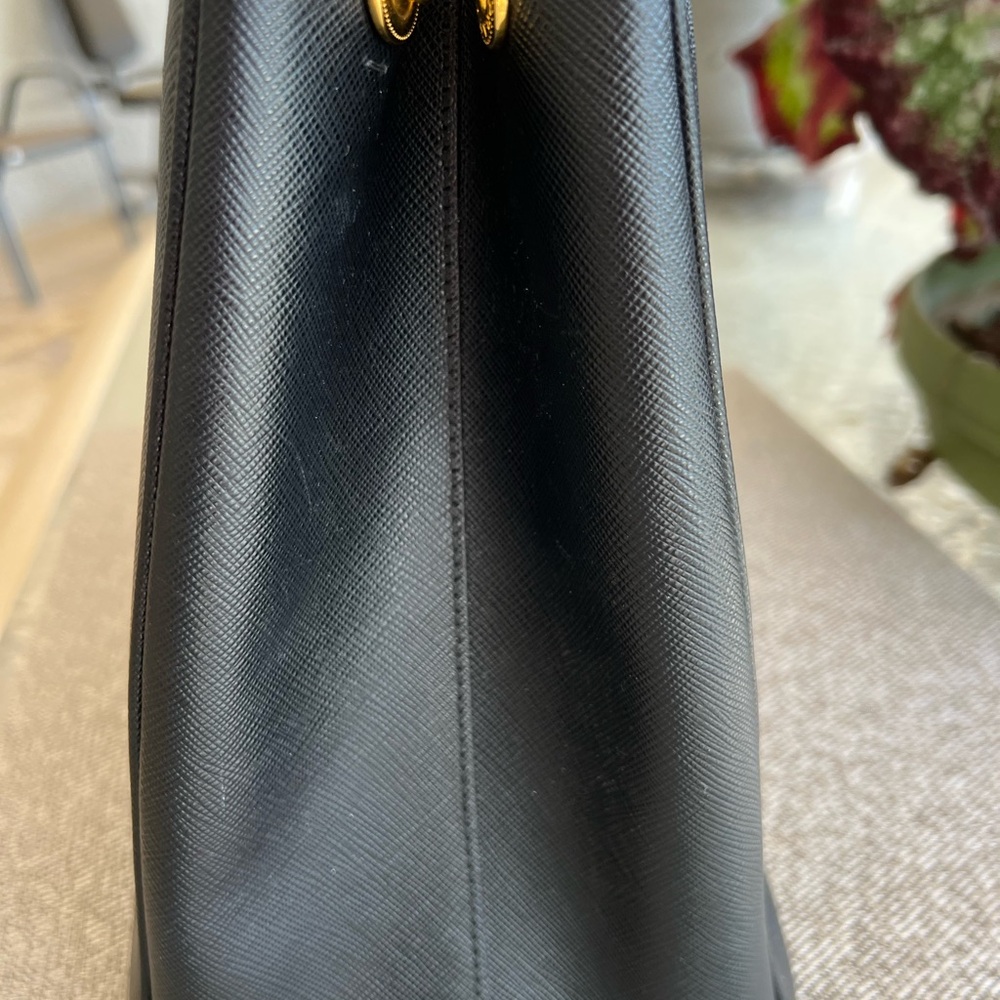 Large Prada Galleria Saffiano Black Leather Bag - Picture 13 of 16